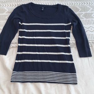 Gap Sweater - Size Small